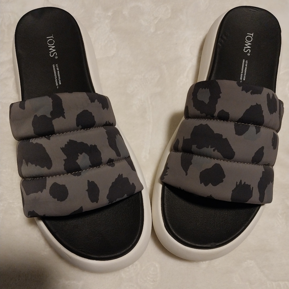 TOMS Women's Leopard Print Slide Sandals